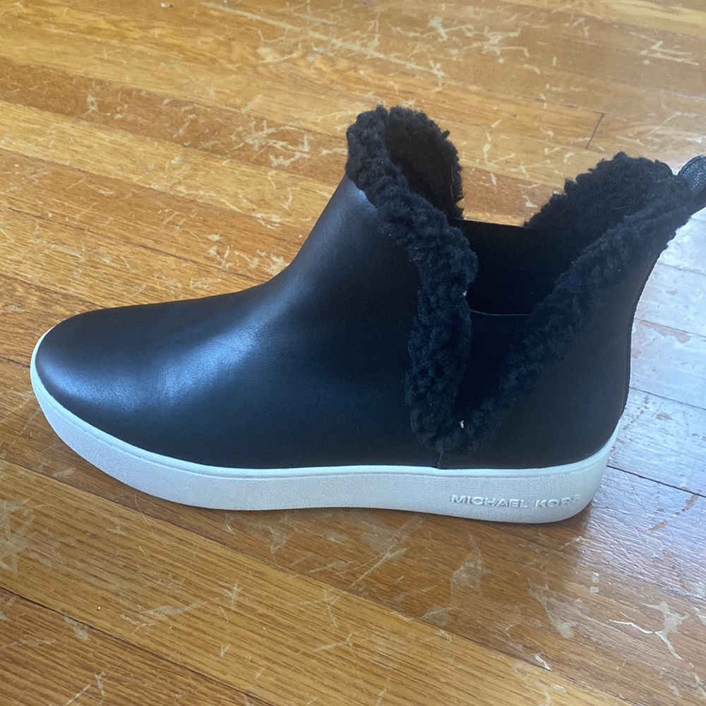 Authentic Michael Kors Ashlyn Split On Black Leat… - image 2